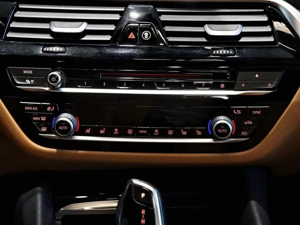 BMW 5 Series 530d Sport Line "Limousine" AHK Head-Up 10/2018-photo-13
