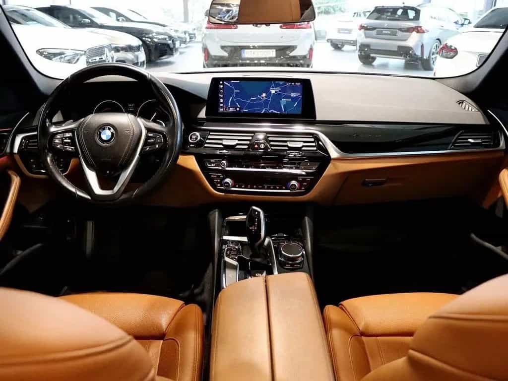 BMW 5 Series 530d Sport Line "Limousine" AHK Head-Up 10/2018-photo-9