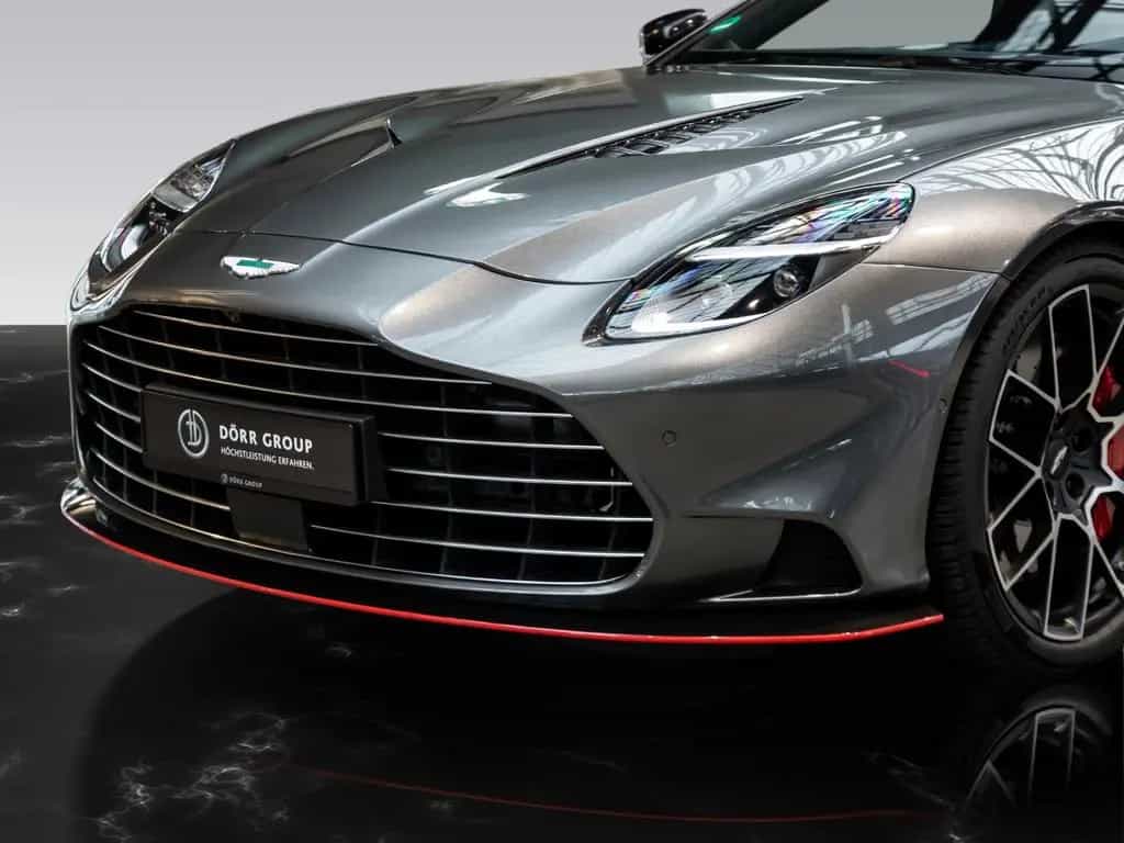 Aston Martin Vanquish | Full Spec | Full Carbon Exterior 03/2025-photo-10