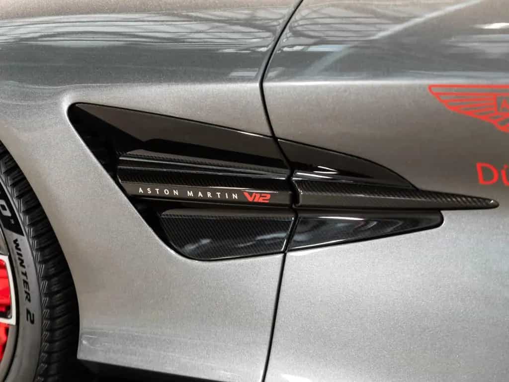 Aston Martin Vanquish | Full Spec | Full Carbon Exterior 03/2025-photo-14