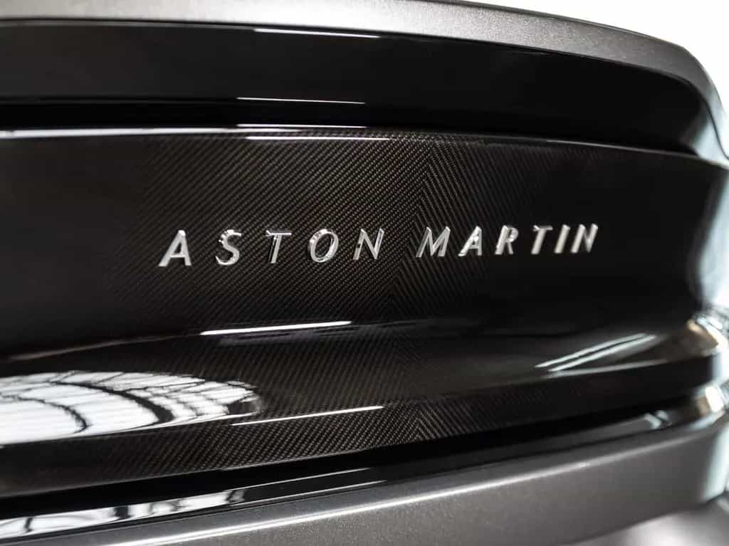 Aston Martin Vanquish | Full Spec | Full Carbon Exterior 03/2025-photo-15