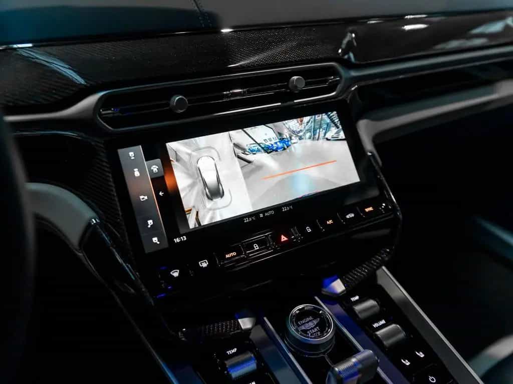 Aston Martin Vanquish | Full Spec | Full Carbon Exterior 03/2025-photo-25