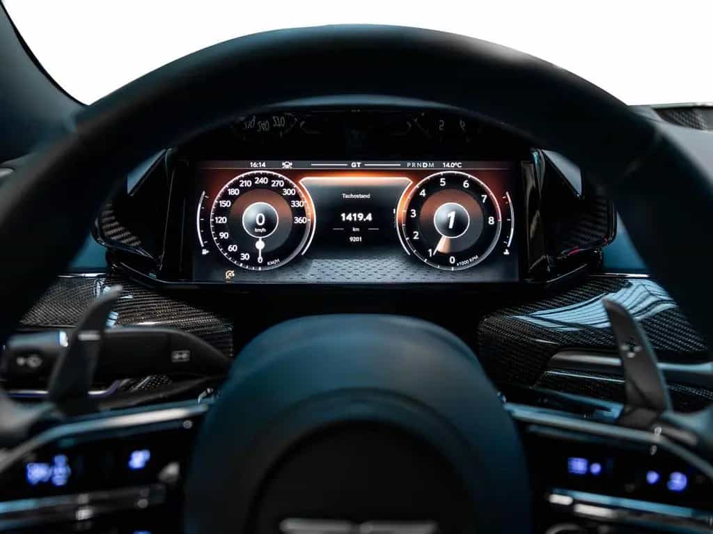 Aston Martin Vanquish | Full Spec | Full Carbon Exterior 03/2025-photo-26