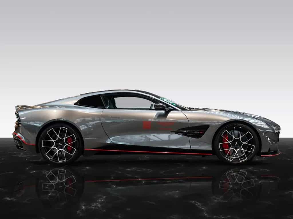 Aston Martin Vanquish | Full Spec | Full Carbon Exterior 03/2025-photo-7