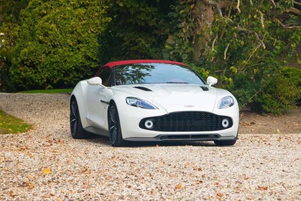 Aston Martin Vanquish Zagato Volante 12/2017-photo-12