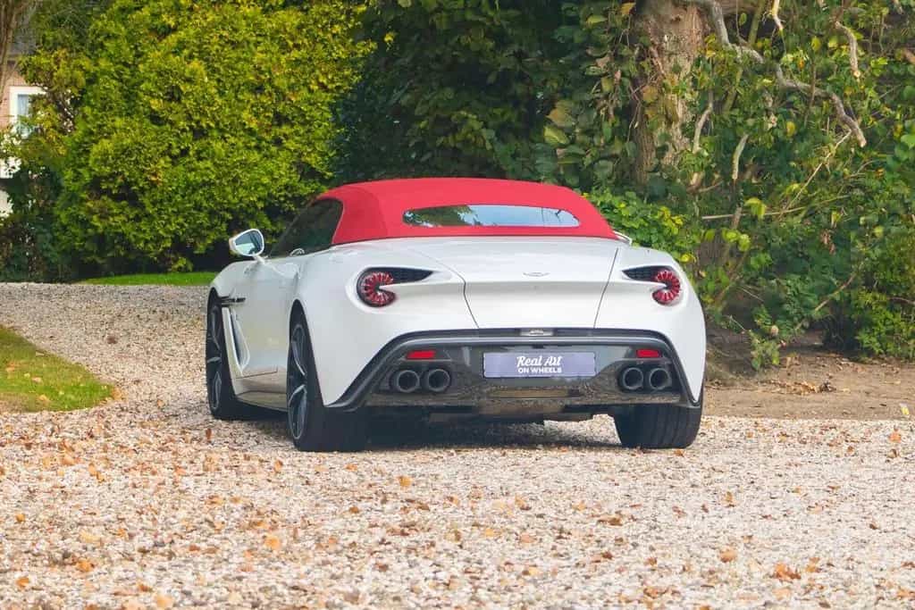 Aston Martin Vanquish Zagato Volante 12/2017-photo-21