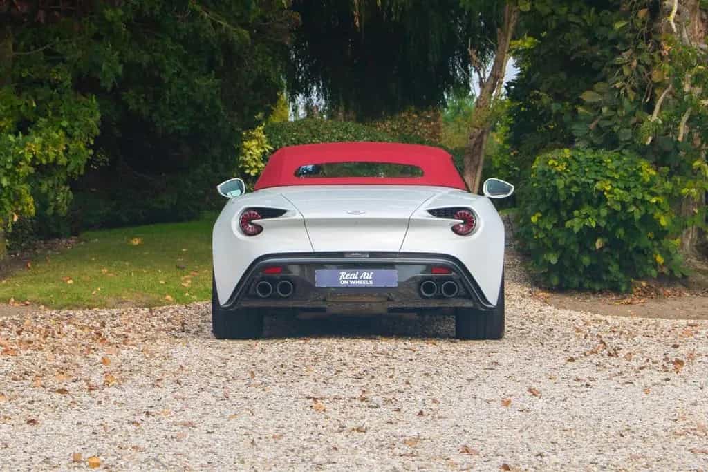 Aston Martin Vanquish Zagato Volante 12/2017-photo-22