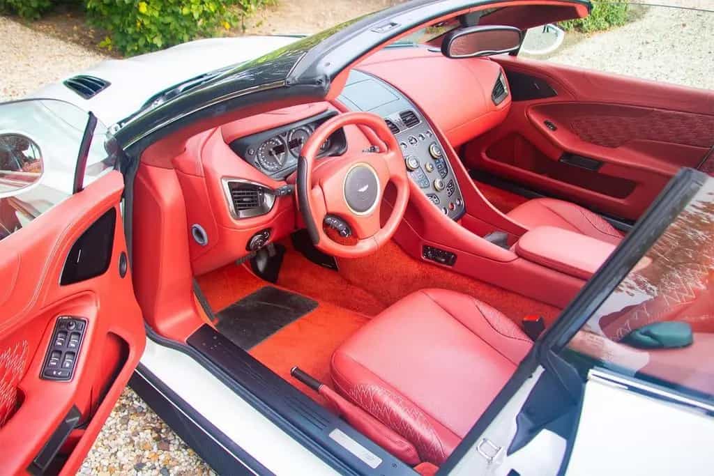 Aston Martin Vanquish Zagato Volante 12/2017-photo-25
