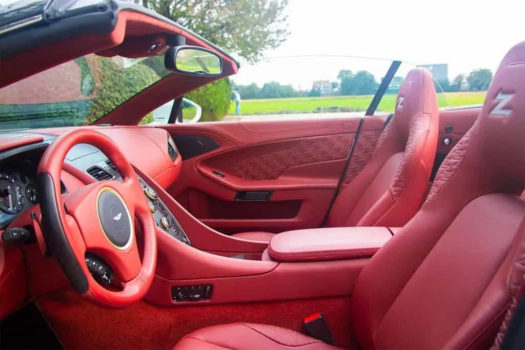 Aston Martin Vanquish Zagato Volante 12/2017-photo-27