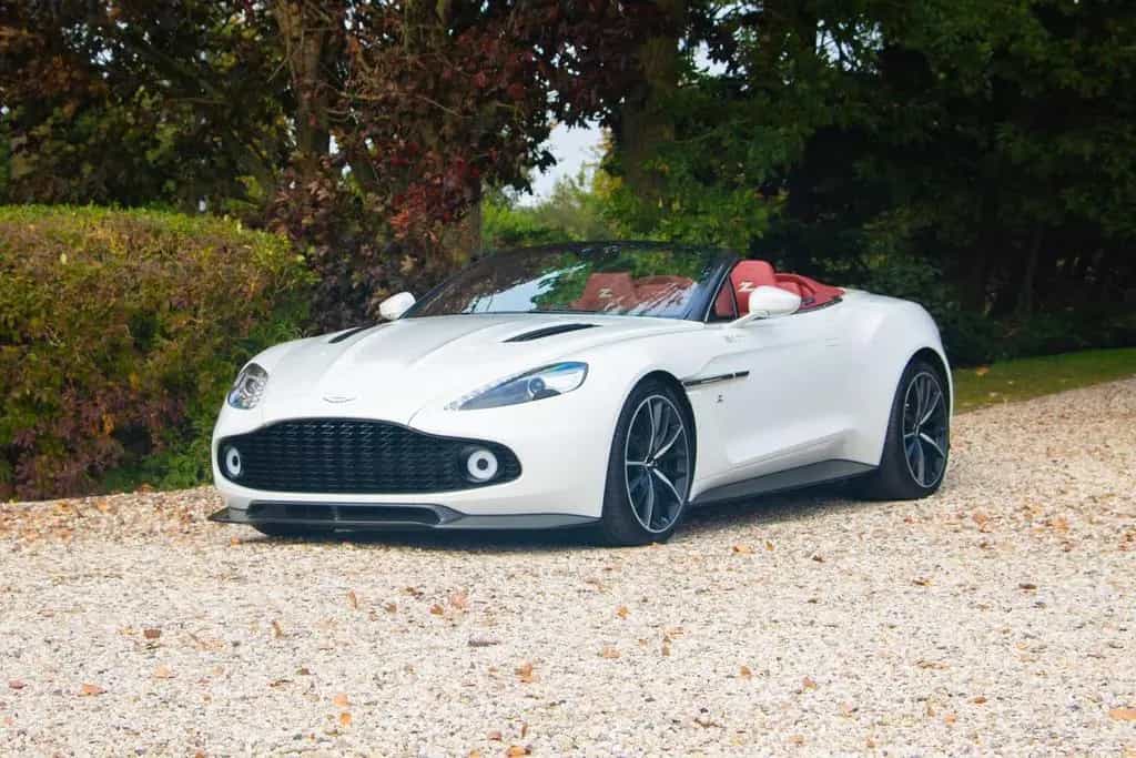 Aston Martin Vanquish Zagato Volante 12/2017-photo-3