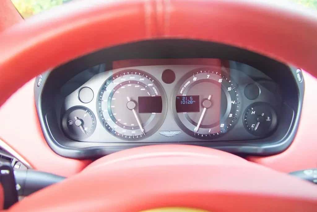 Aston Martin Vanquish Zagato Volante 12/2017-photo-30