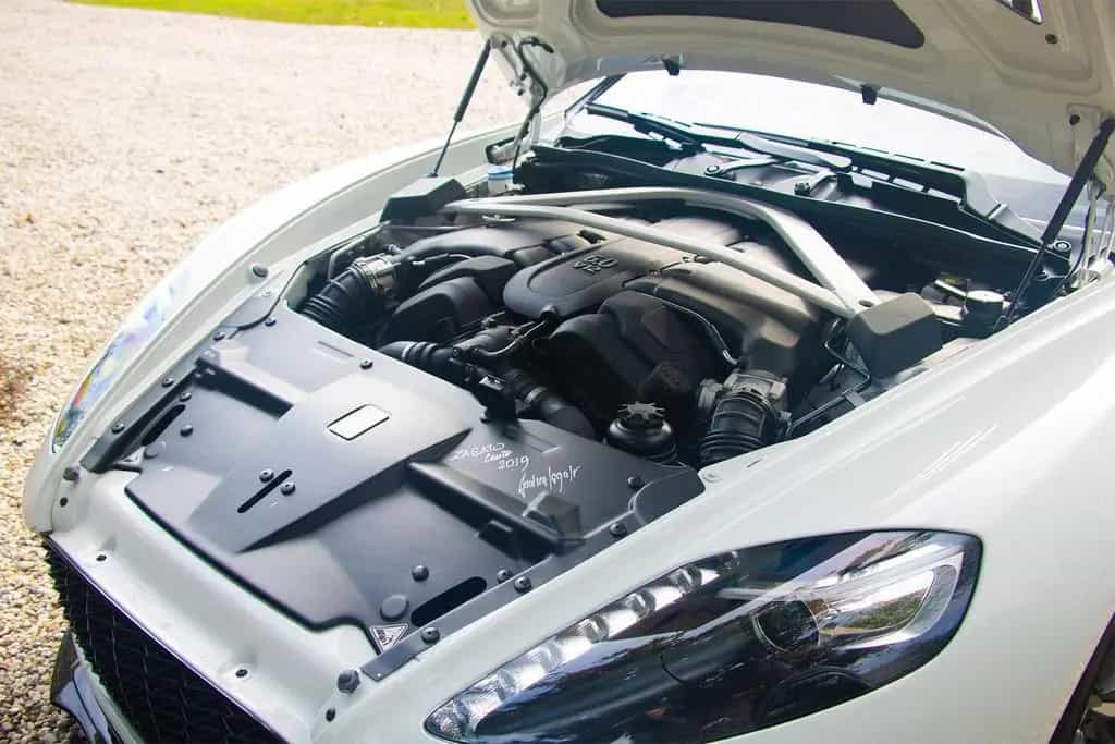Aston Martin Vanquish Zagato Volante 12/2017-photo-35