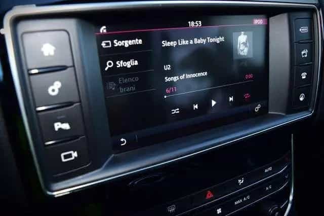 Jaguar XE 2.0 D 180 cv Automatica Prestige 09/2015-photo-11