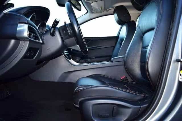 Jaguar XE 2.0 D 180 cv Automatica Prestige 09/2015-photo-8