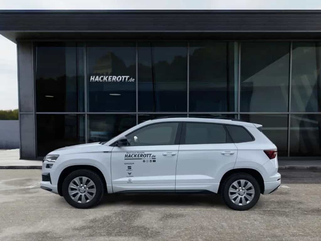 Skoda Karoq Sportline 1.5 TSI DSG Navi AHK PDC v+h LED 08/2024-photo-1