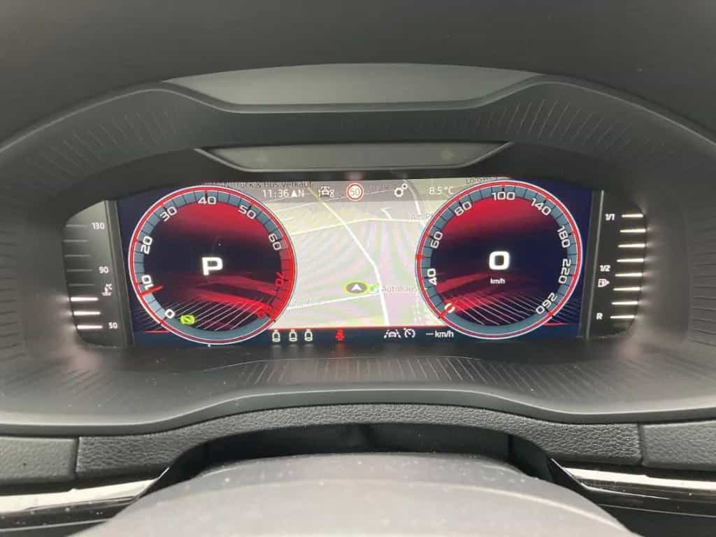 Skoda Karoq Sportline 1.5 TSI DSG Navi AHK PDC v+h LED 08/2024-photo-12