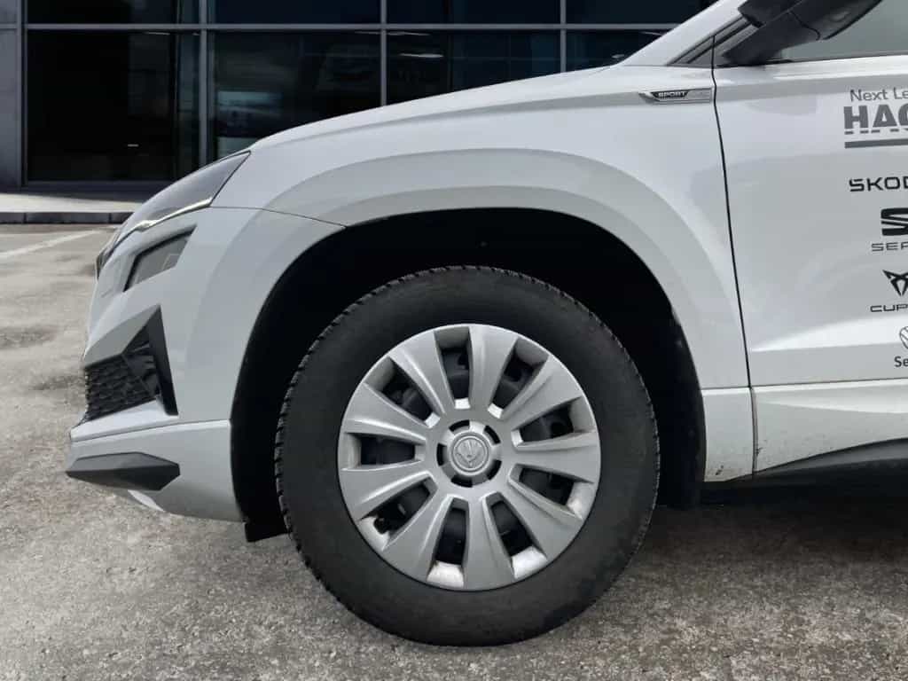 Skoda Karoq Sportline 1.5 TSI DSG Navi AHK PDC v+h LED 08/2024-photo-19