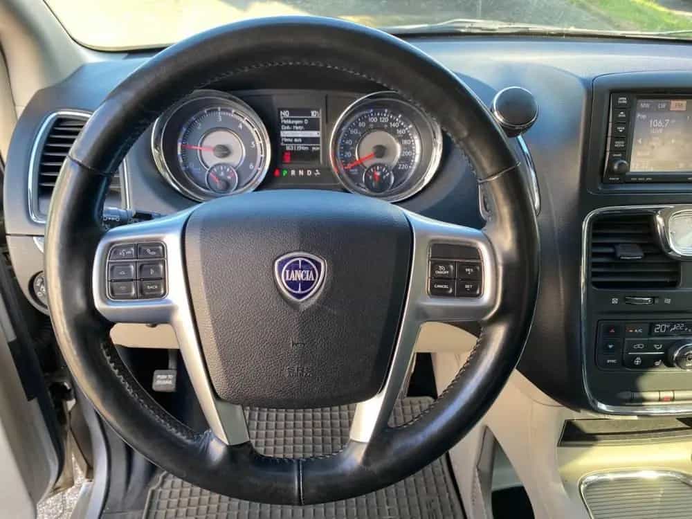 Lancia Voyager CRD 2.8 05/2012-photo-13