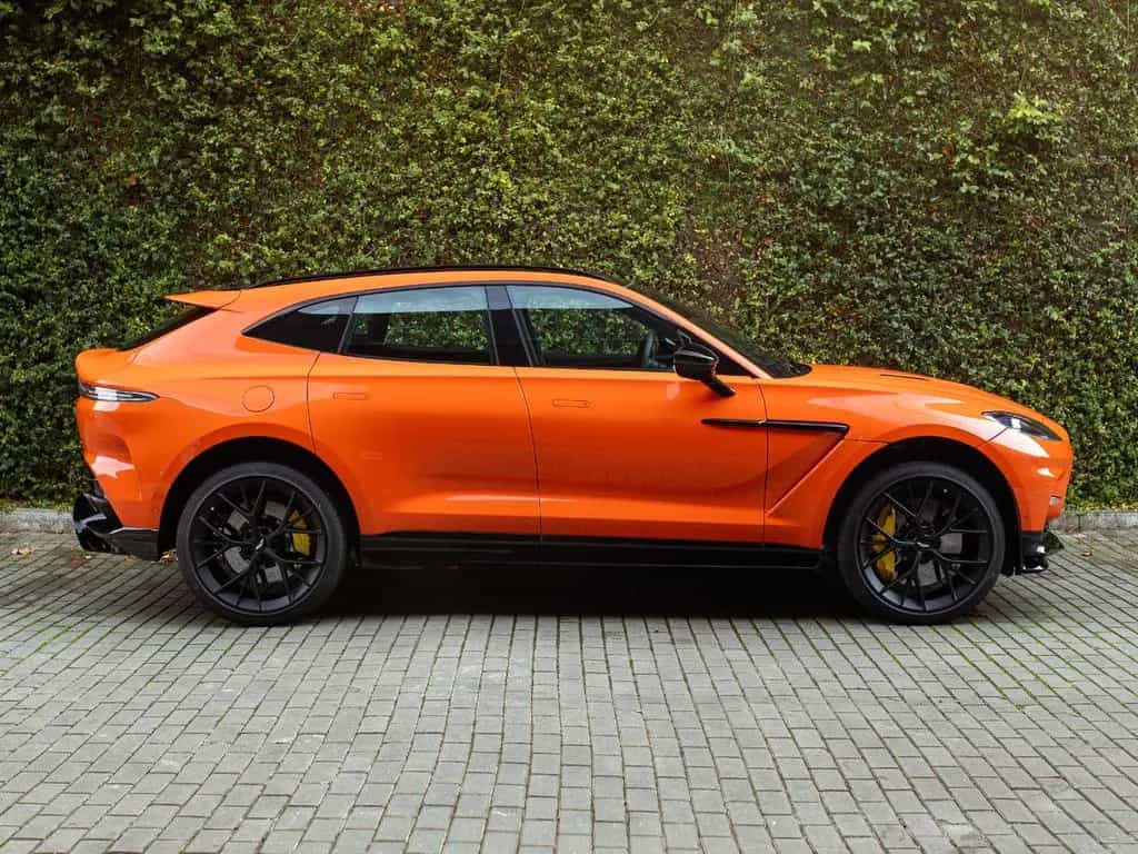 Aston Martin DBX 707 | NEW | VAT | Synapse Orange null-photo-18