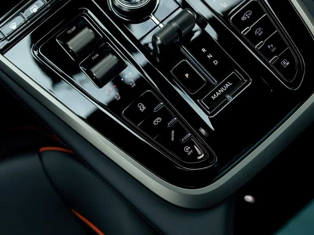 Aston Martin DBX 707 | NEW | VAT | Synapse Orange null-photo-39