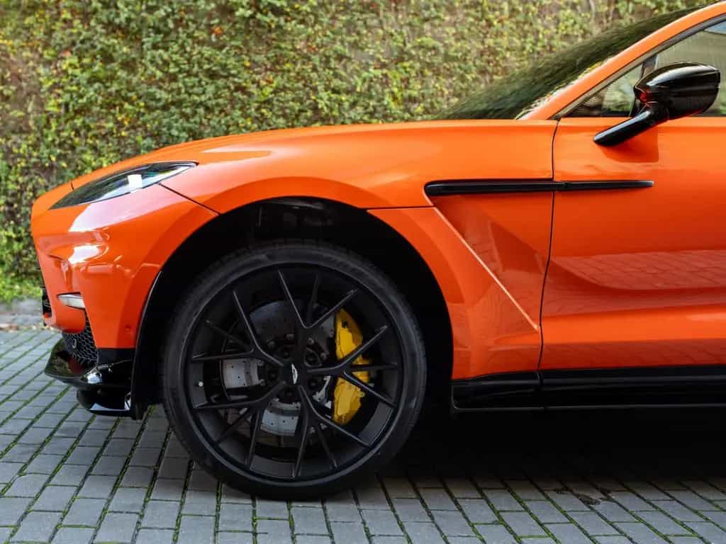 Aston Martin DBX 707 | NEW | VAT | Synapse Orange null-photo-4