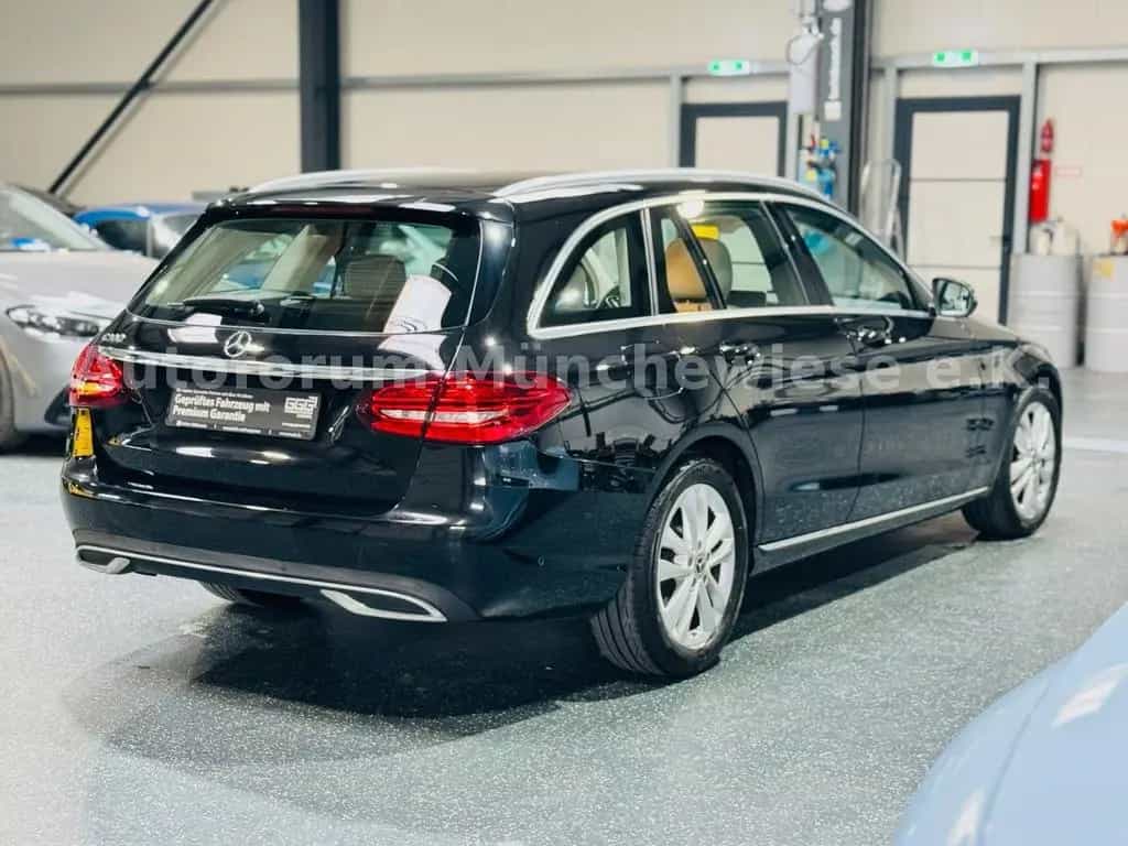 Mercedes-Benz C-Class 180 T CGI Avantgarde *AMBIENTE*LED*LEDER*MBUX* 06/2019-photo-3