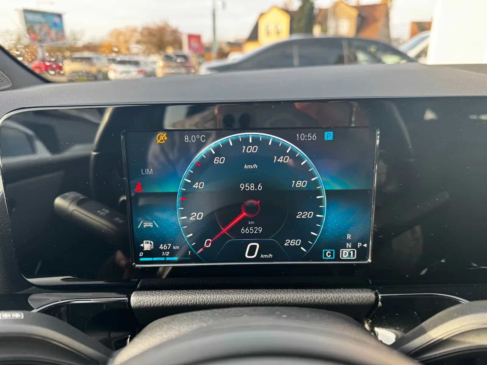 Mercedes-Benz B-Class 180 10/2019-photo-12