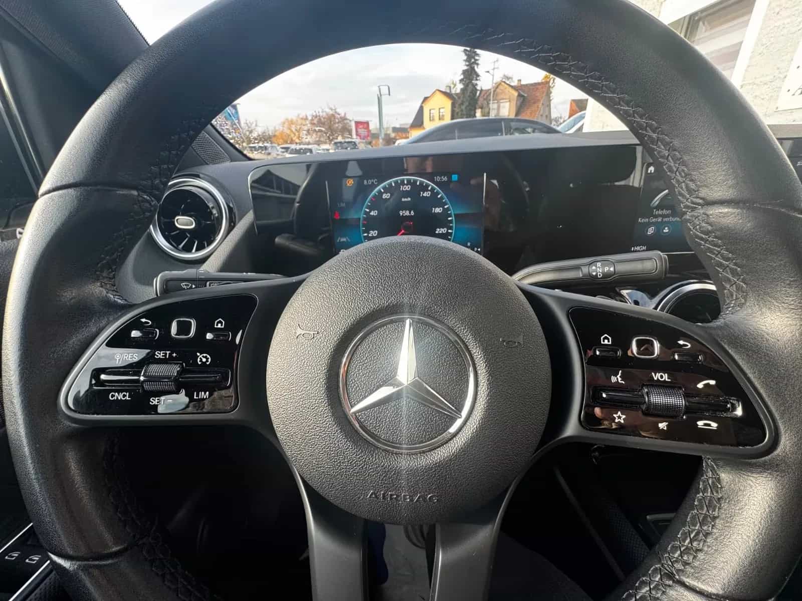 Mercedes-Benz B-Class 180 10/2019-photo-13