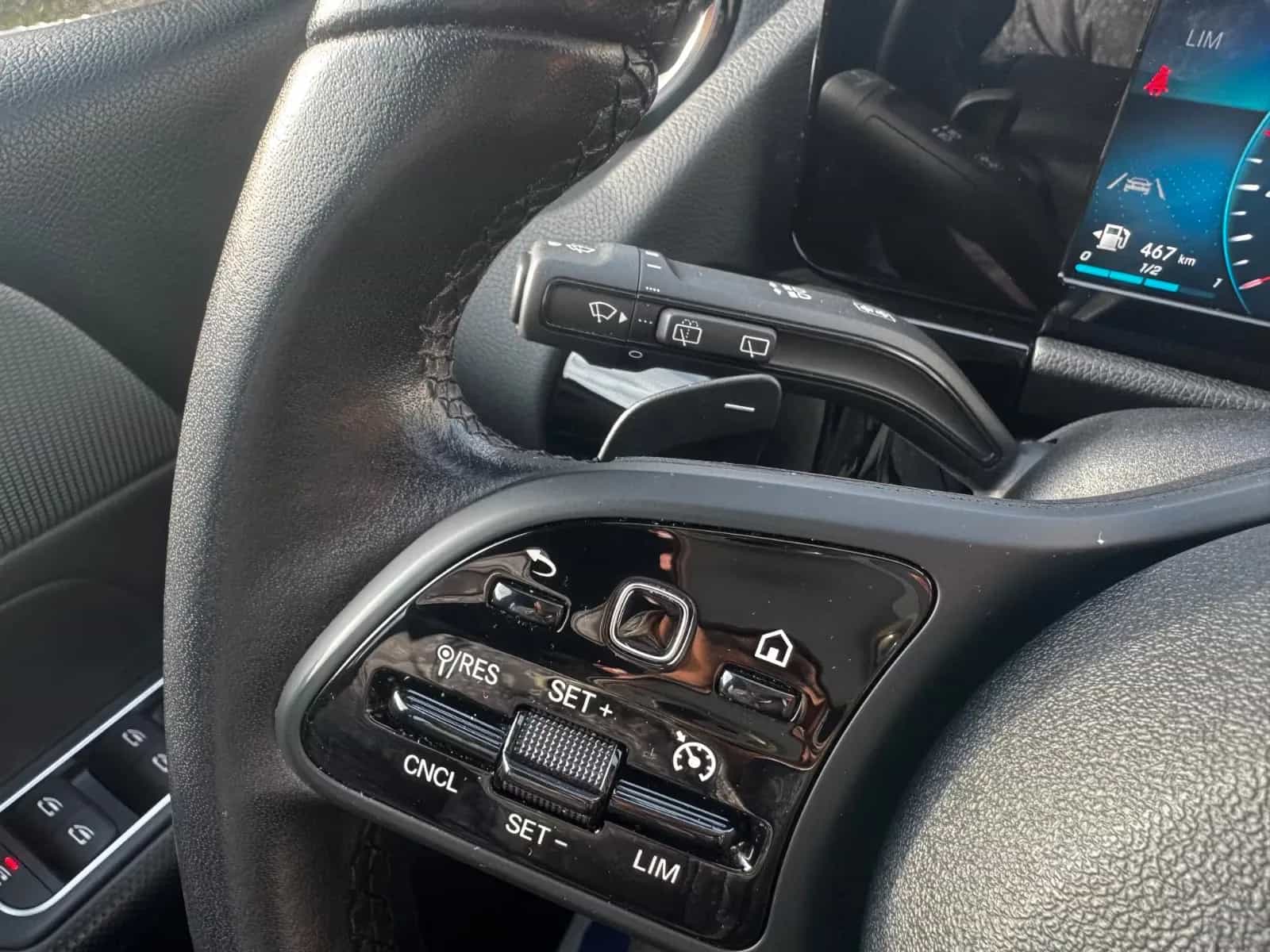 Mercedes-Benz B-Class 180 10/2019-photo-14