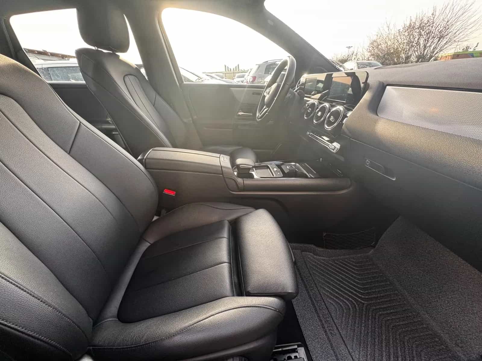 Mercedes-Benz B-Class 180 10/2019-photo-19