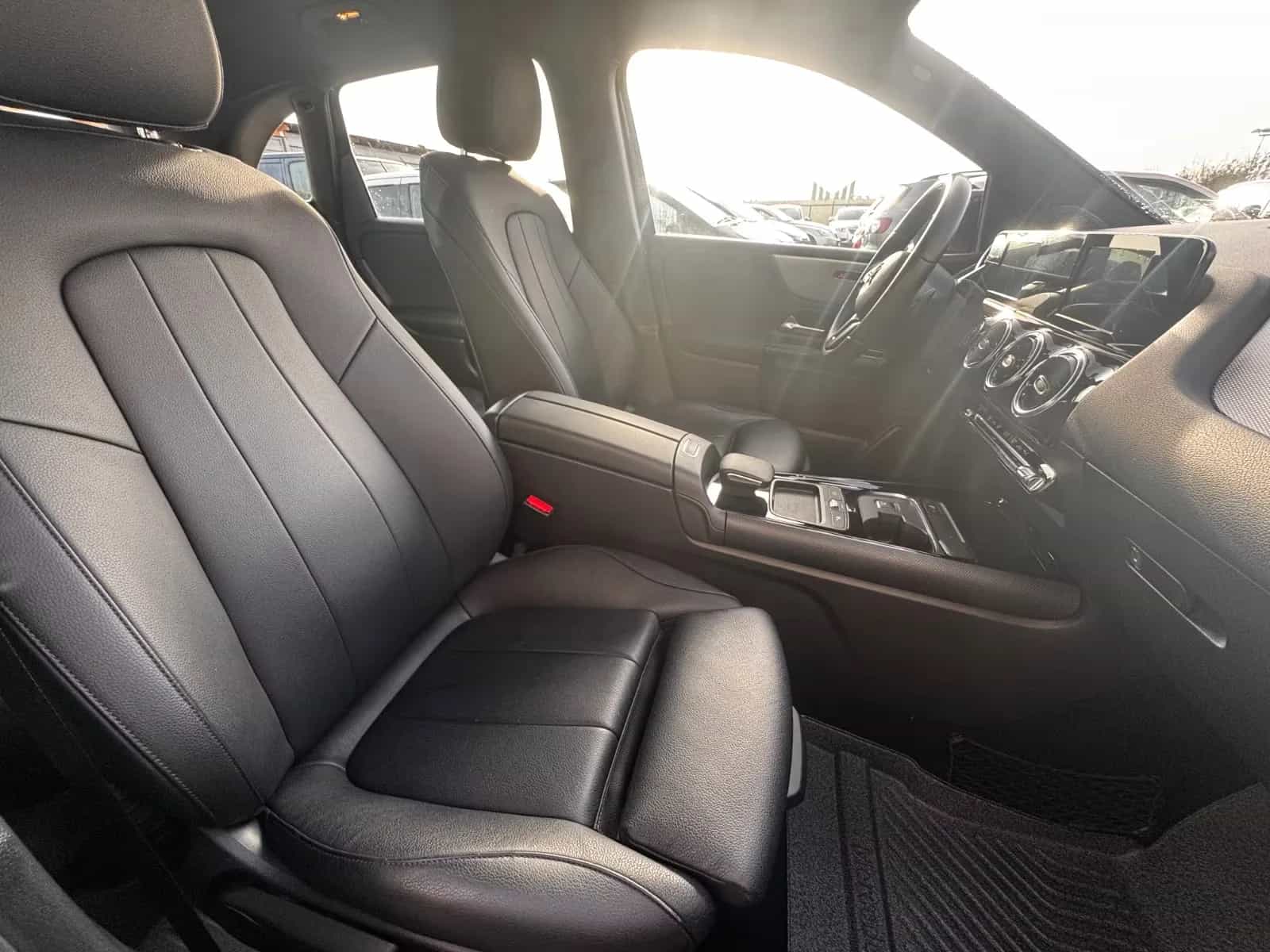 Mercedes-Benz B-Class 180 10/2019-photo-20