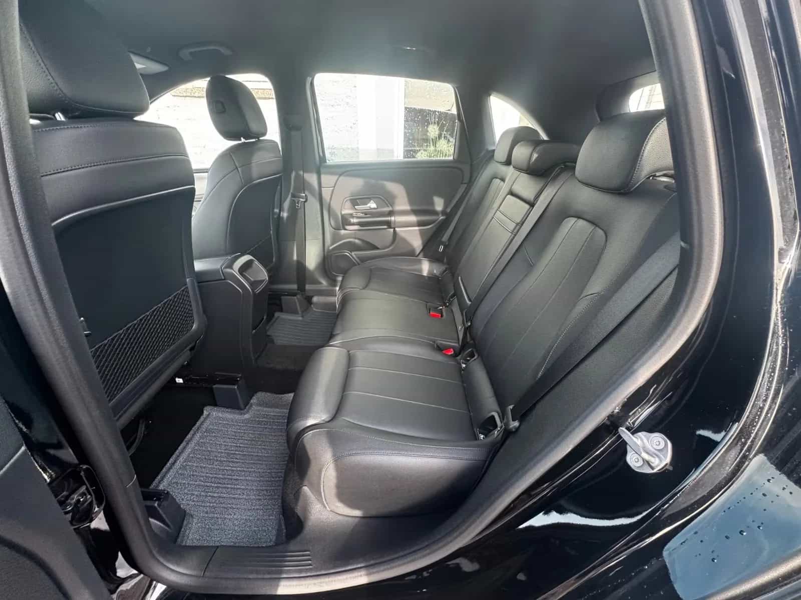 Mercedes-Benz B-Class 180 10/2019-photo-22