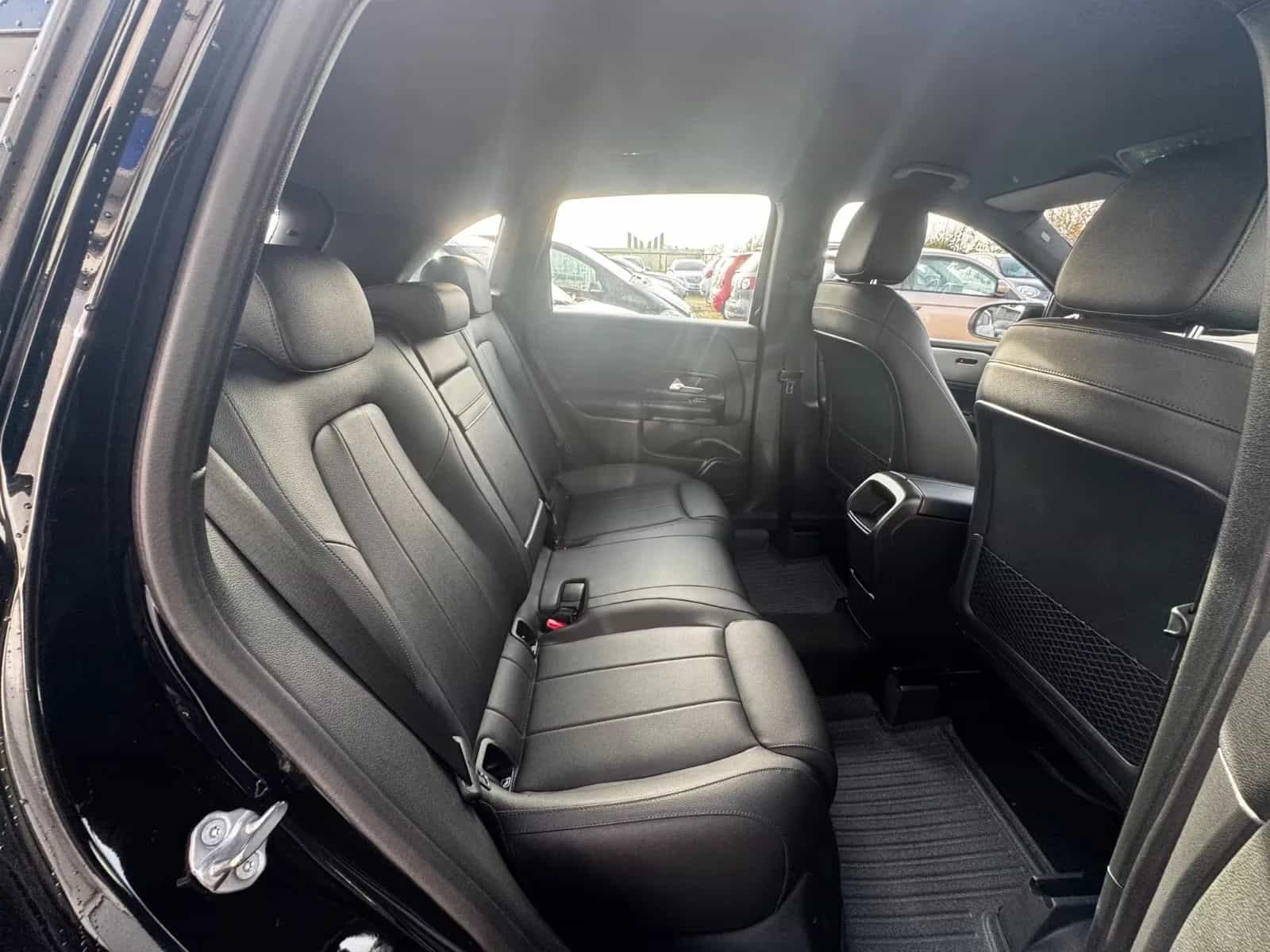 Mercedes-Benz B-Class 180 10/2019-photo-23