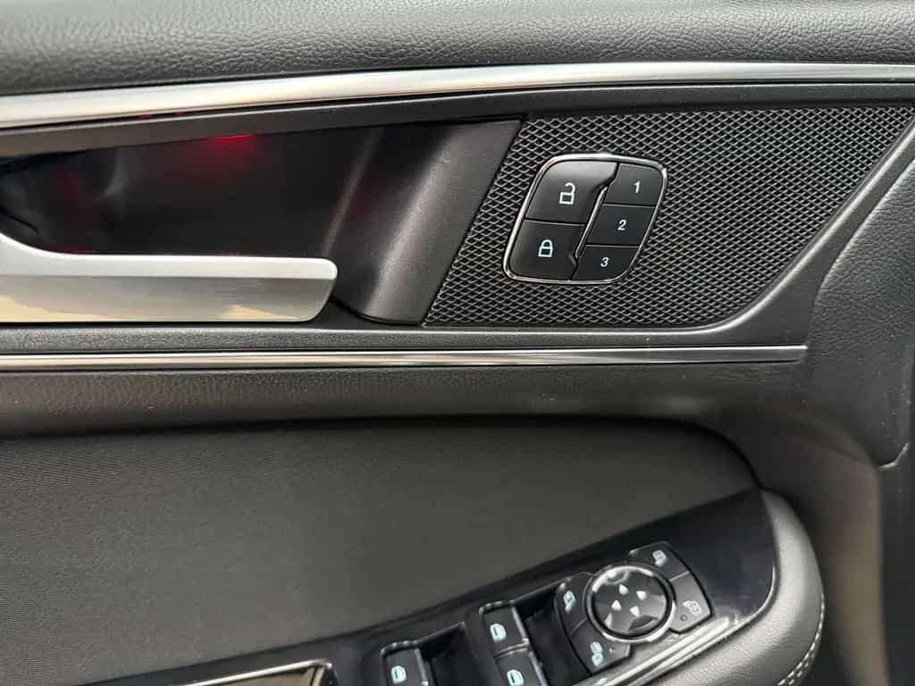 Ford S-Max 2,0 Titanium*Autom*7-Sitzer*Pano*Nav*Spur 12/2015-photo-17