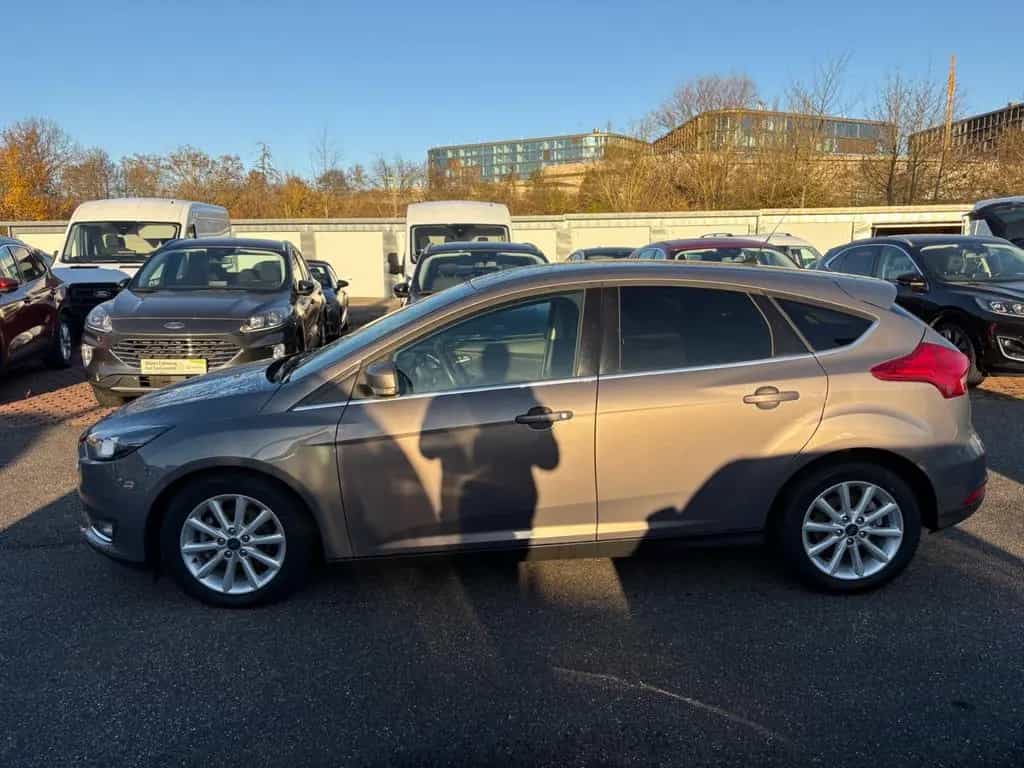 Ford Focus 1,0 EcoBoost Titanium+Zahnriemen neu 09/2015-photo-2