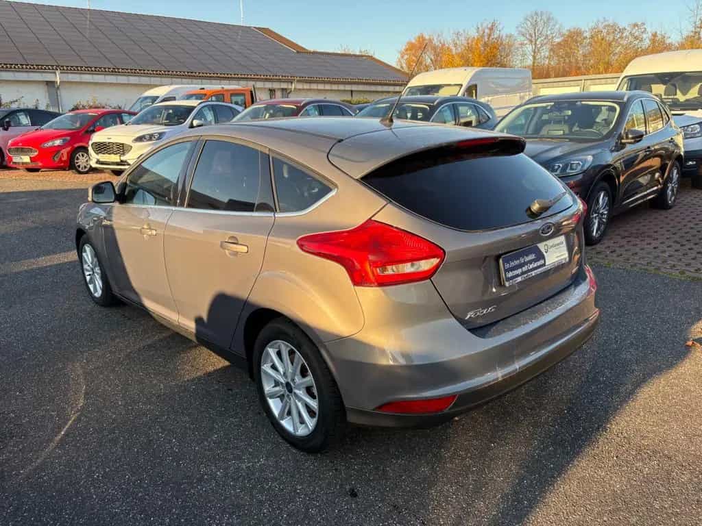 Ford Focus 1,0 EcoBoost Titanium+Zahnriemen neu 09/2015-photo-3