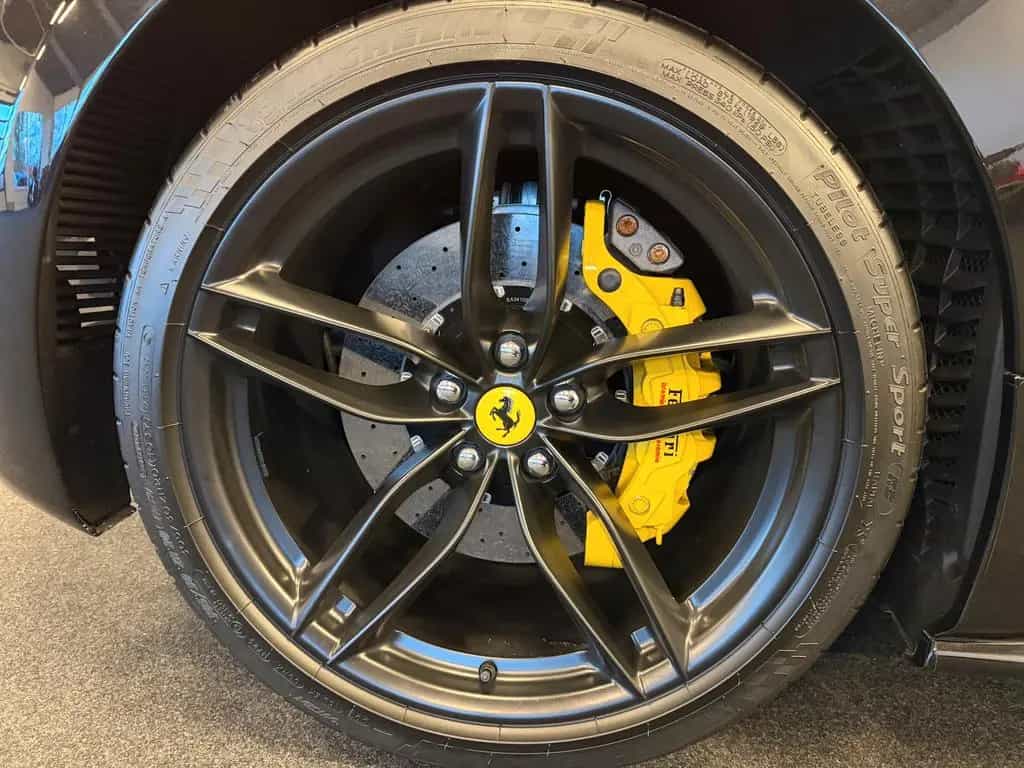 Ferrari 488 GTB Carbon Sitze Golddrake, Garantie bis 03/2028 03/2019-photo-11