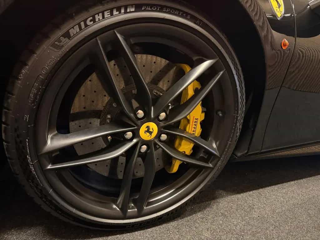 Ferrari 488 GTB Carbon Sitze Golddrake, Garantie bis 03/2028 03/2019-photo-13