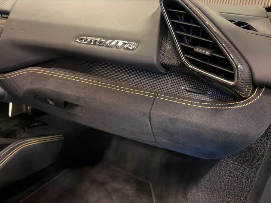 Ferrari 488 GTB Carbon Sitze Golddrake, Garantie bis 03/2028 03/2019-photo-23