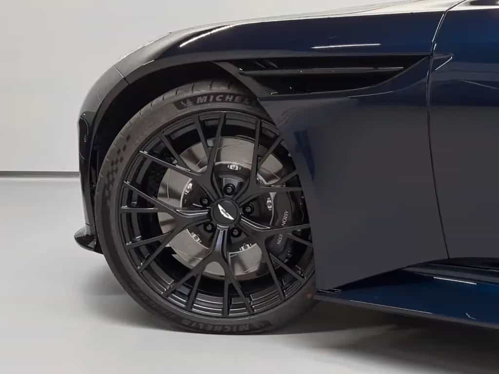 Aston Martin DB12 Volante | NEW 2026 MODELYEAR null-photo-12