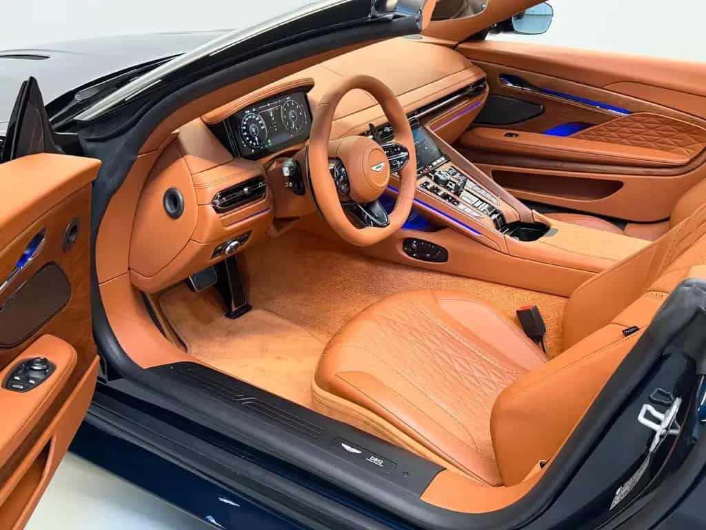 Aston Martin DB12 Volante | NEW 2026 MODELYEAR null-photo-18