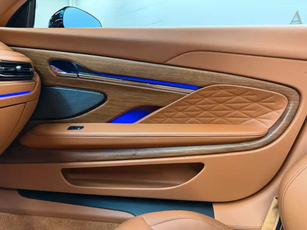 Aston Martin DB12 Volante | NEW 2026 MODELYEAR null-photo-24