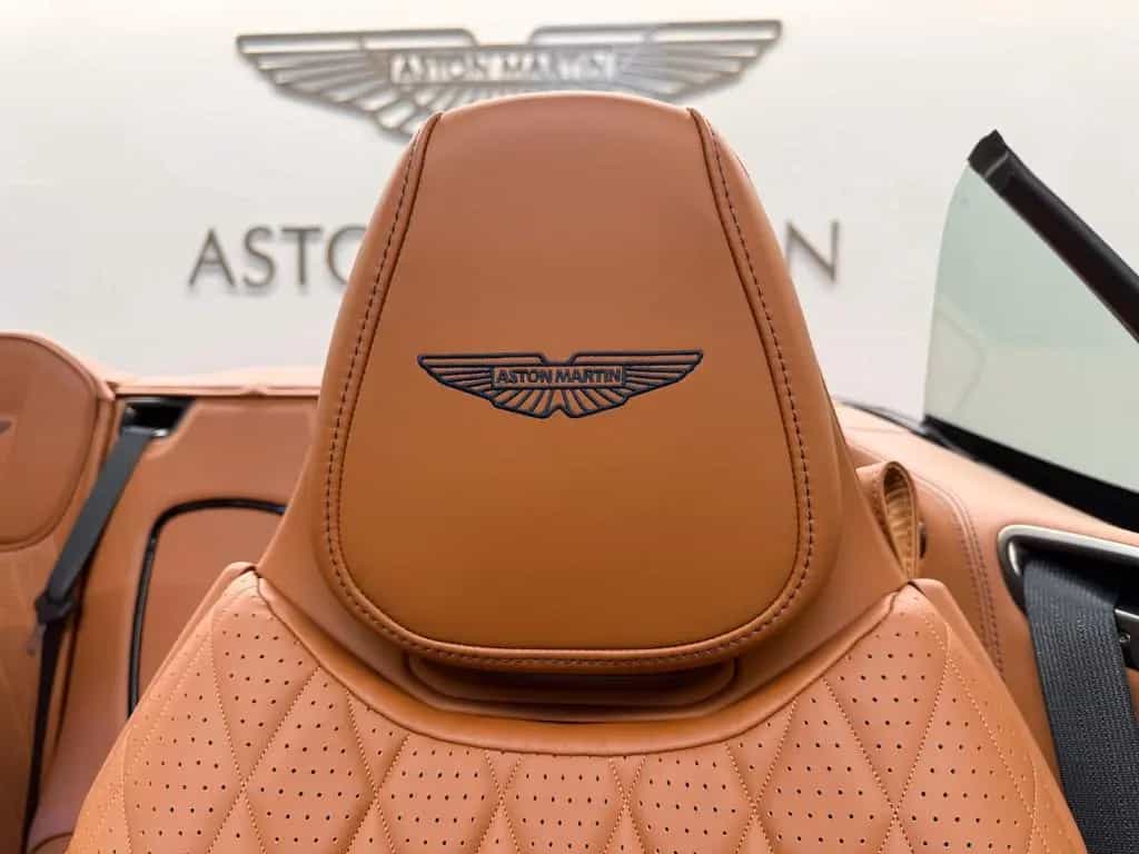 Aston Martin DB12 Volante | NEW 2026 MODELYEAR null-photo-25
