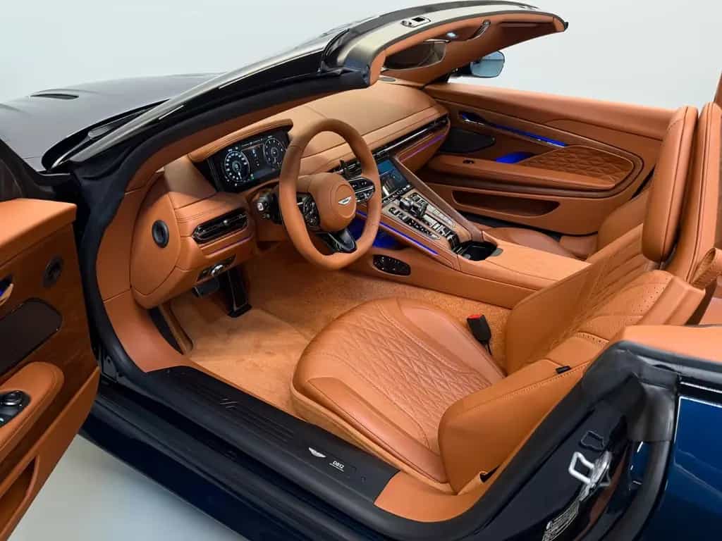 Aston Martin DB12 Volante | NEW 2026 MODELYEAR null-photo-28