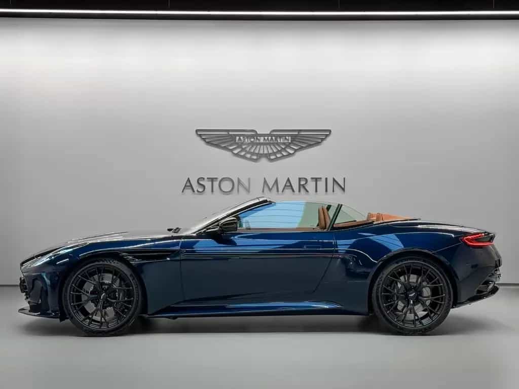 Aston Martin DB12 Volante | NEW 2026 MODELYEAR null-photo-5