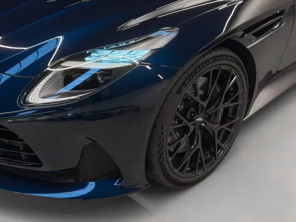 Aston Martin DB12 Volante | NEW 2026 MODELYEAR null-photo-8