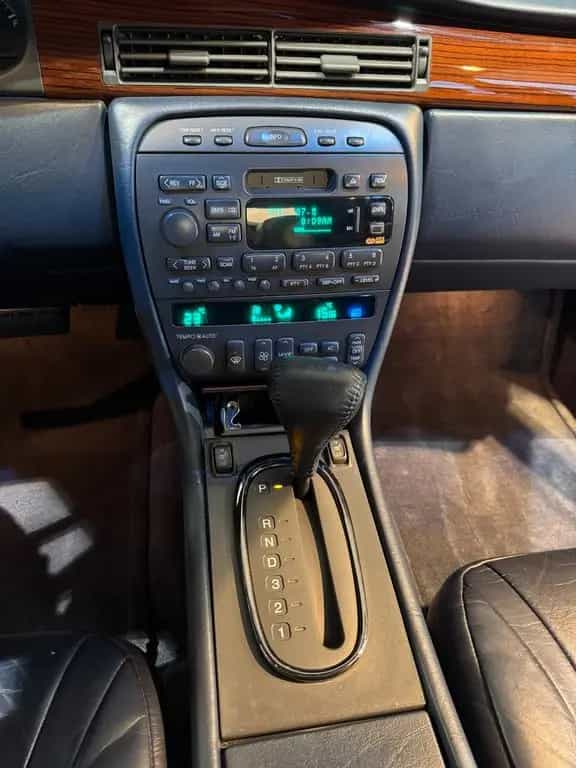 Cadillac Seville SLS V8 Northstar 32 V TÜV Neu 12/1996-photo-21