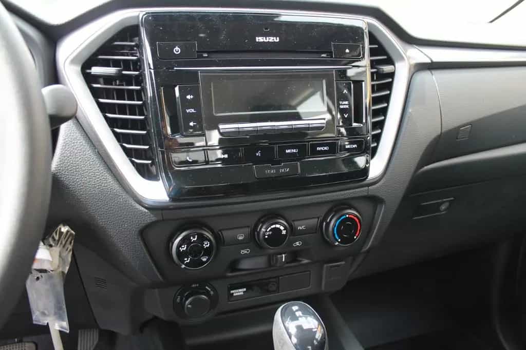 Isuzu D-Max Double Cab 4x4 LS / AHZV+Laderaumwanne 03/2025-photo-15