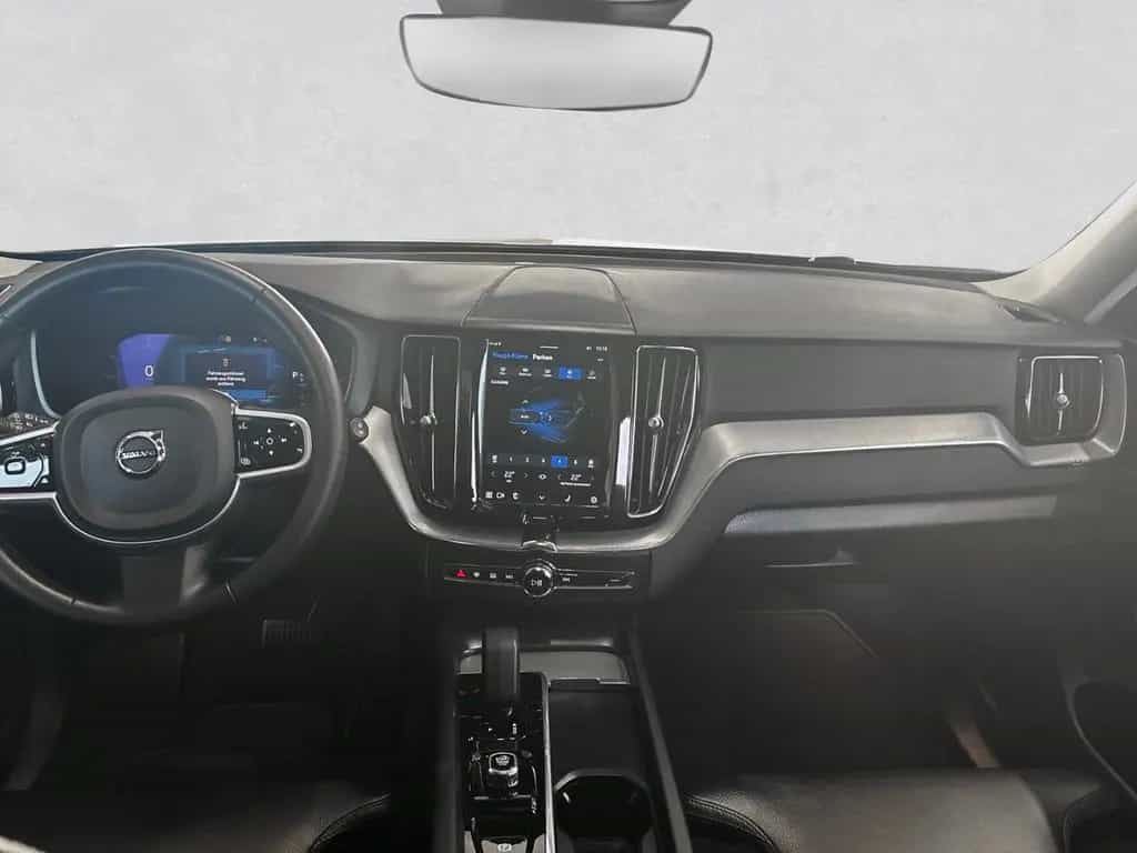 Volvo XC60 Plus Bright 2WD ACC City Safety 08/2022-photo-3