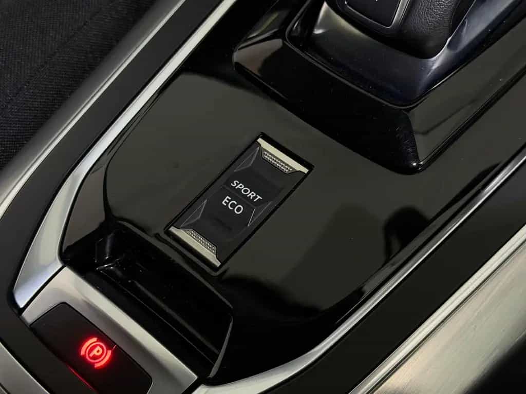 Peugeot 308 Active Pack Automatik Navi Einparkhilfe 10/2021-photo-24